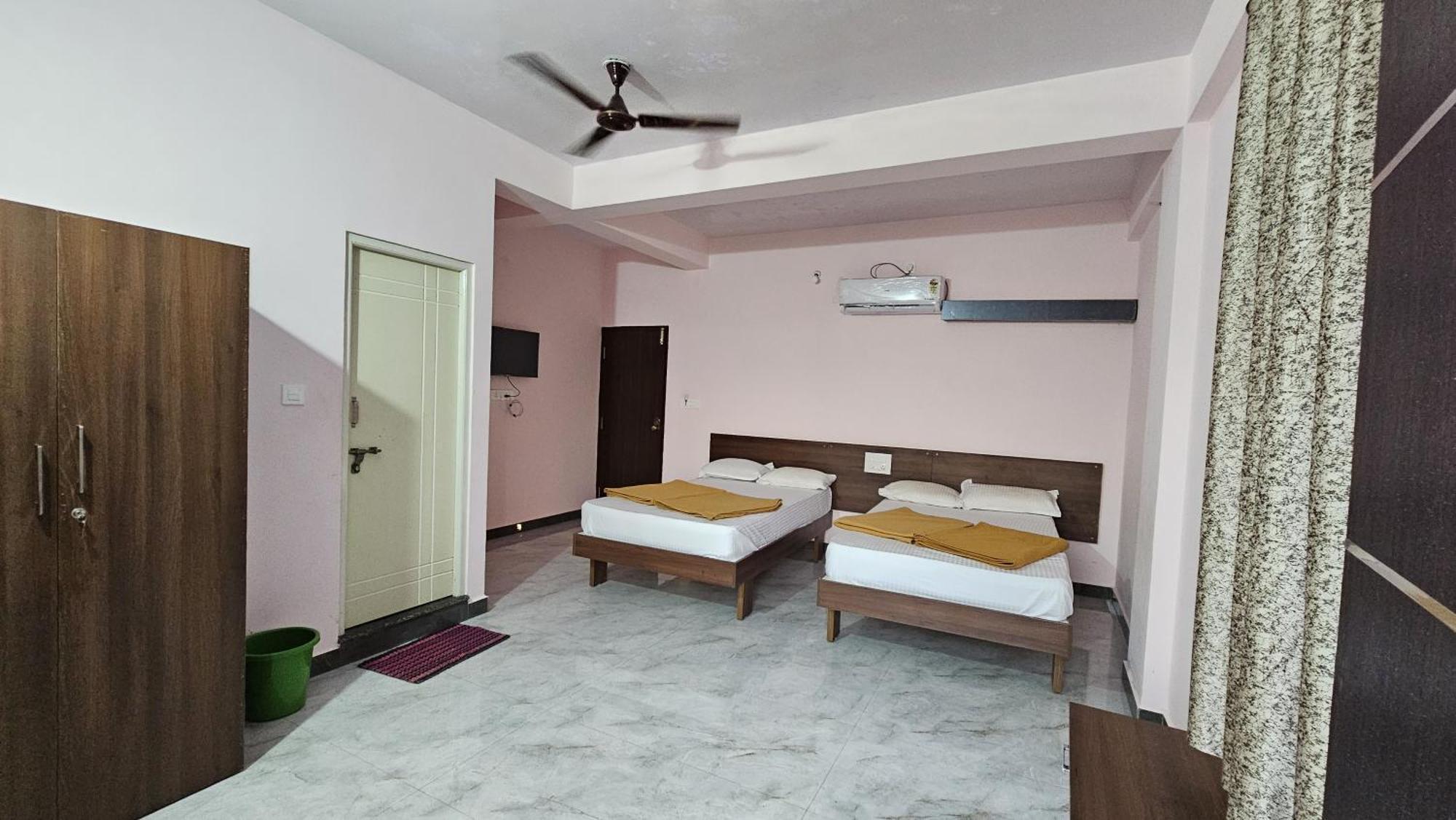 Golden Palace Residency Belagula Dış mekan fotoğraf
