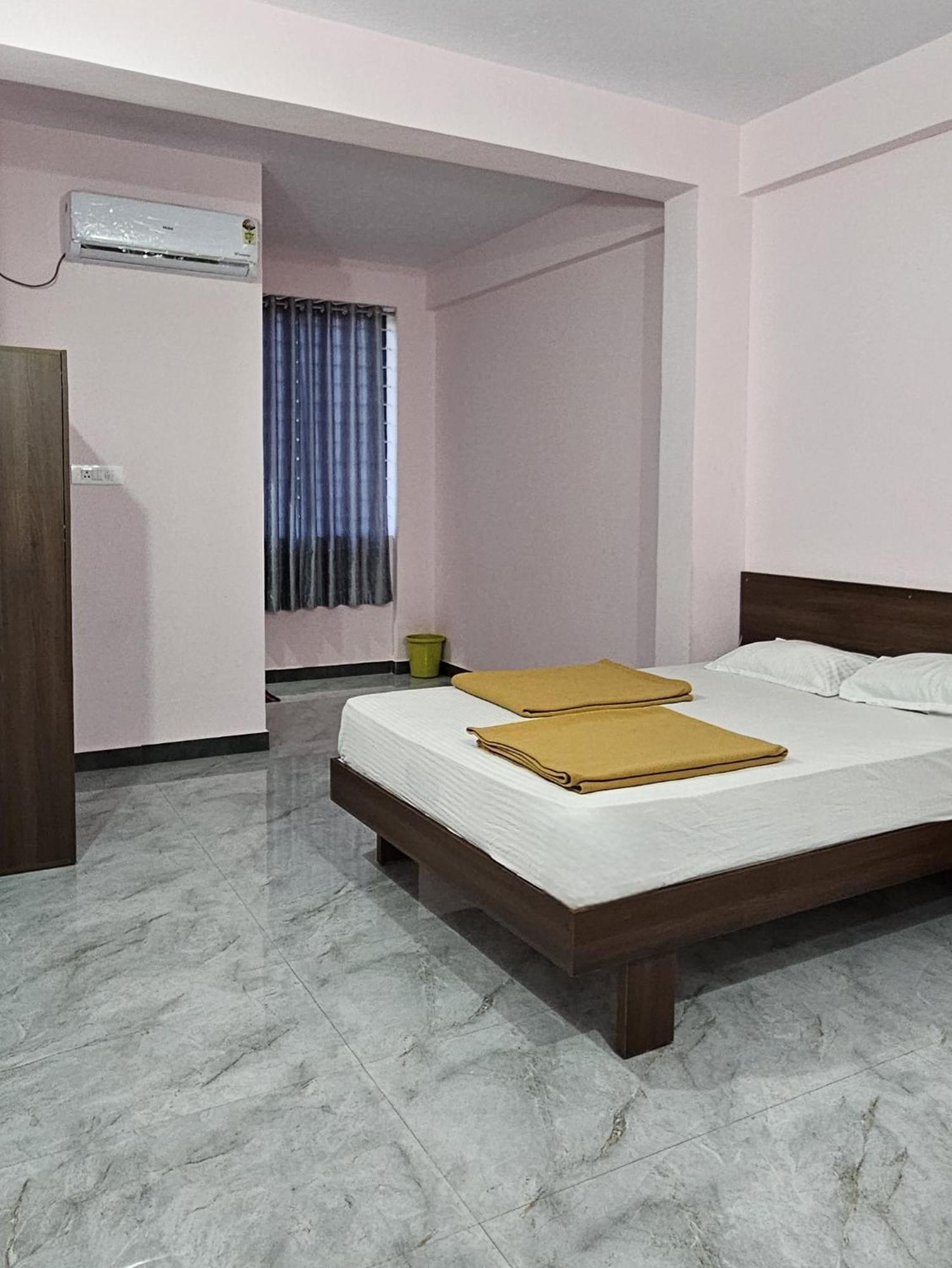 Golden Palace Residency Belagula Dış mekan fotoğraf